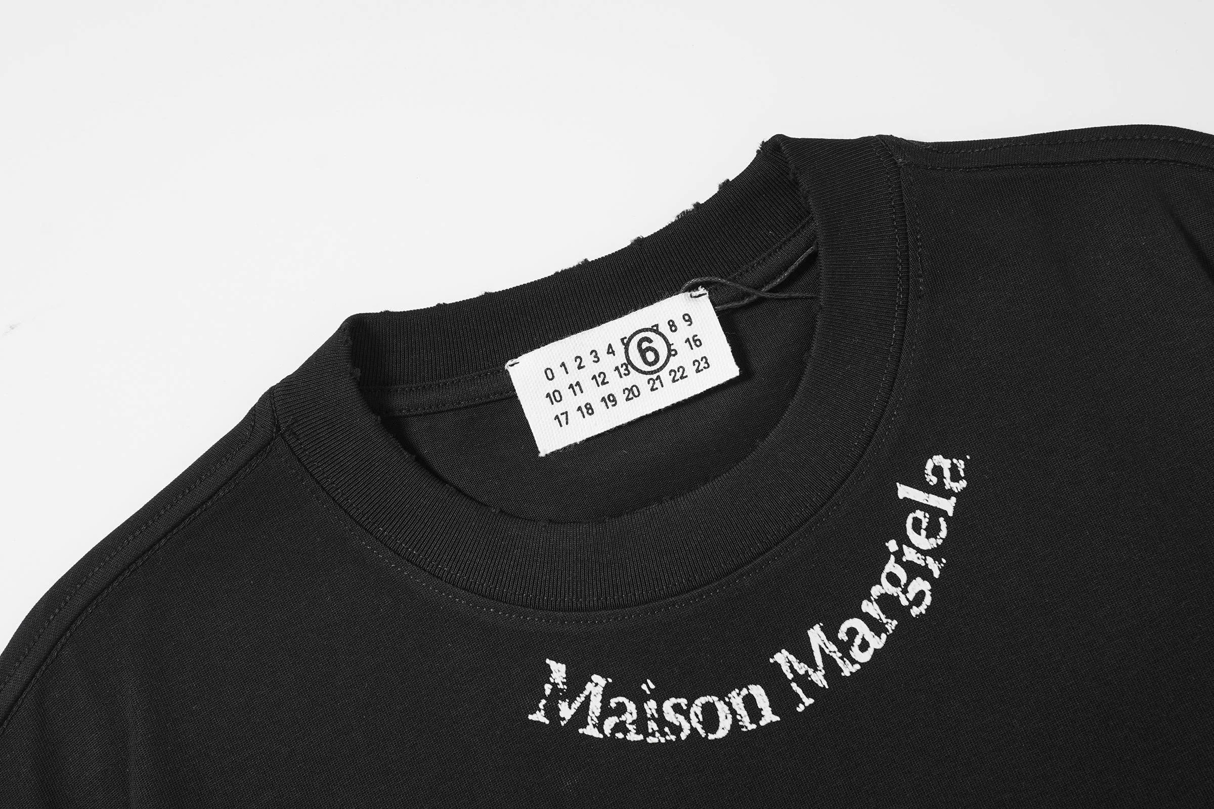 Quality Maison Margiela 6 。 + 6 ， ， ， 。300g ， ，Breathable ， ， 。 ， ， 、 。Black White Classic Versatile， ， 、 ， 、 、 、 。 Same Style ， ， ， ， 。